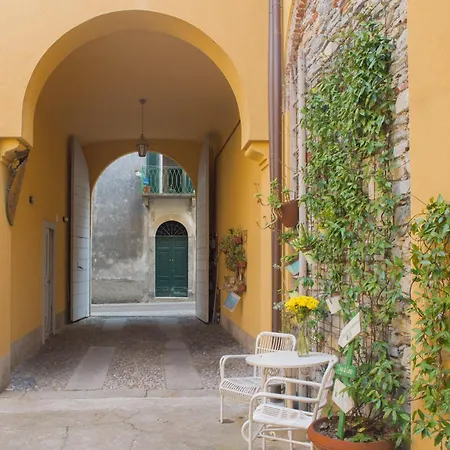 La Corte Di Zizi Cernobbio Exterior photo