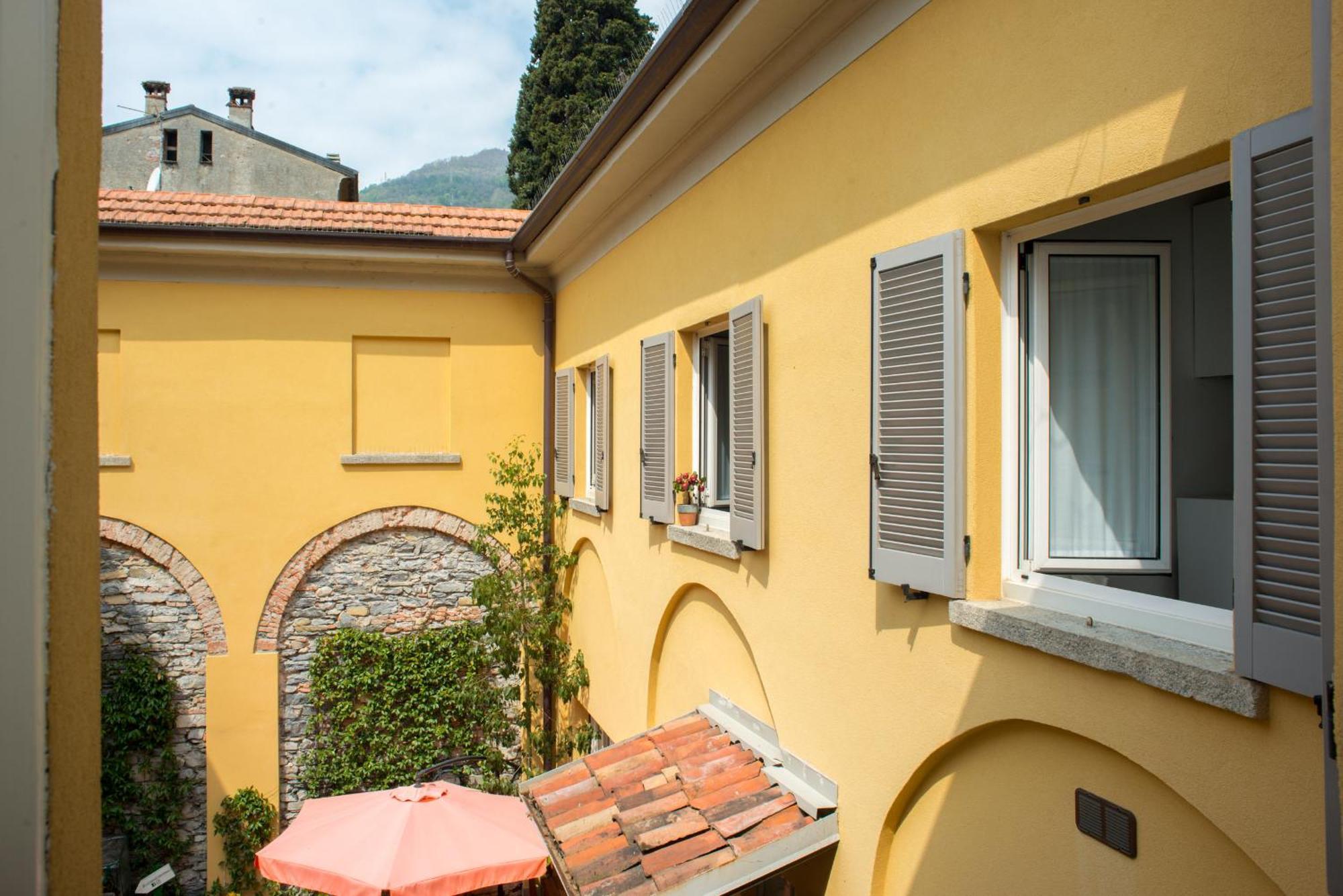 Ferienhaus La Corte Di Zizi Cernobbio